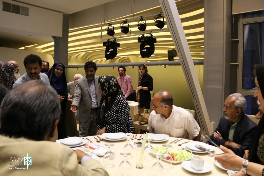 برگزاری مراسم روز جهانی تئاتر در شیراز با حضور پیشکسوتان و هنرمندان نمایش 34