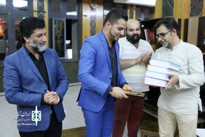 با اهدا لوح سپاس

از مدیر اجرای برنامه  چهارشنبه  تئاتر تقدیر شد
