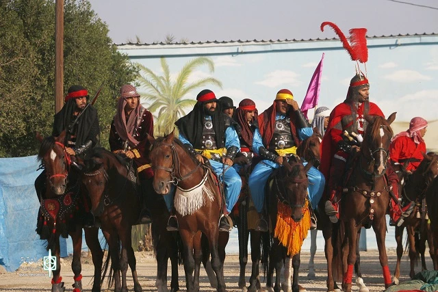 همزمان با اربعین حسینی؛ دهمین سوگواره ملی تعزیه عاشورائیان با حضور ده گروه منتخب از چهار استان کشور در بیت العباس لامرد رسماً آغاز به کار کرد. 2