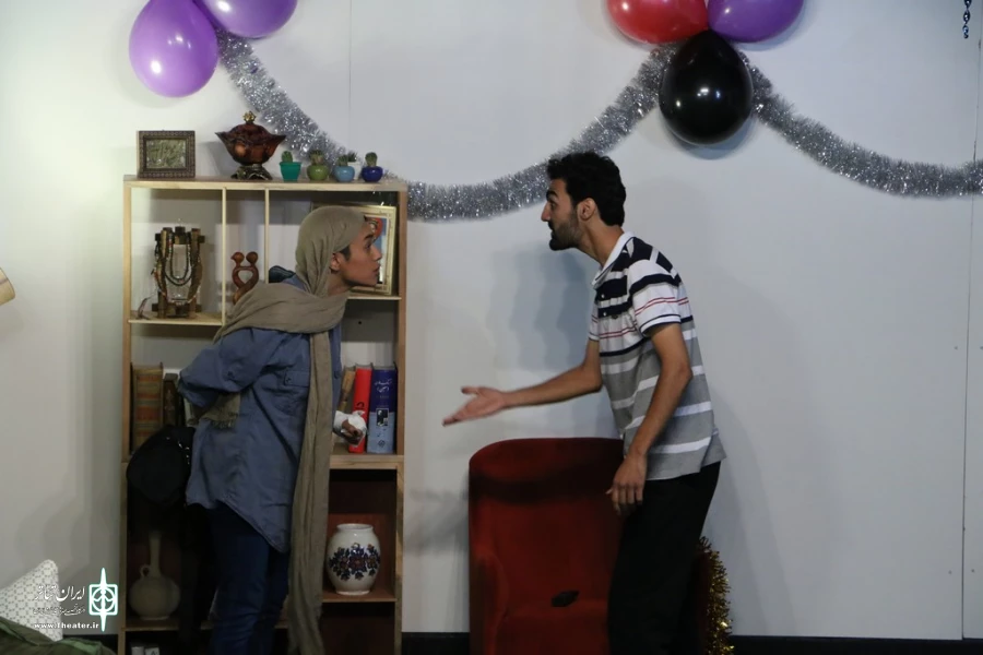 نمایش پنجاه و چهارمین سالگرد خسرو مرادی به نویسندگی و کارگردانی آرمین حمدی پور از شیراز به جشنواره فجر 95 می رود 8