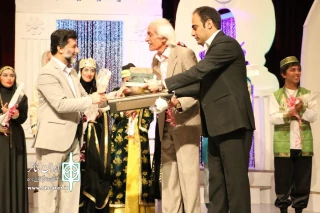 با حضور بهزاد مریدی مدیر کل فرهنگ و ارشاد فارس

از استاد علی نقی رزاقی تقدیر شد