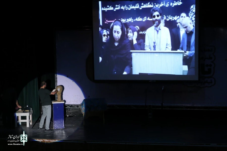 قیام هنرمندان تئاتر فارس به احترام  دکتر آرمین رهبین 6