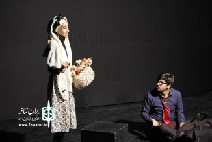اجرای نمایش مشنگ ها به کارگردانی صالح درانی نژاد در مردادماه 4