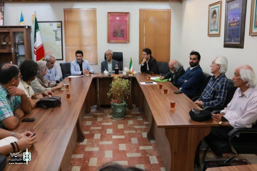 جلسه دیدار اعضا هیات موسس خانه تئاتر شیراز با دکتر بهزاد مریدی مدیر کل اداره فرهنگ و ارشاد اسلامی فارس 2
