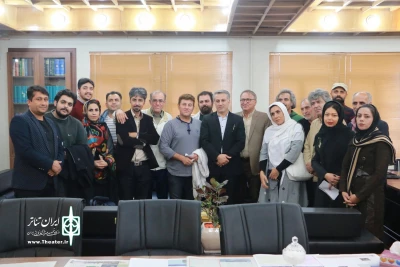 مدیر کل فرهنگ و ارشاد استان در نشست صمیمی با روسای ٣٠ انجمن نمایش فارس

رسالت اصلی تئاتر آگاهی و آگاهی بخشی است
