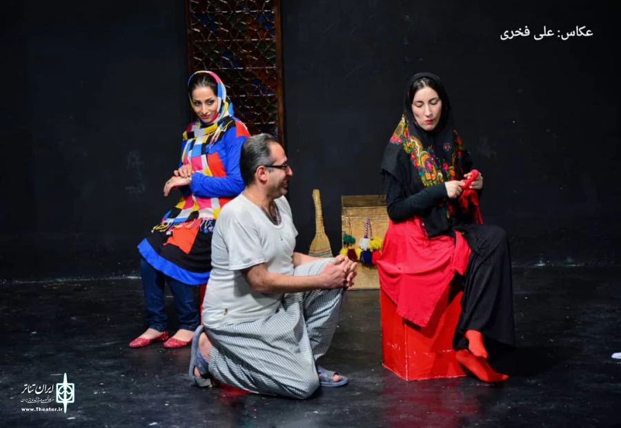 با تمدید نمایش ((مجلس سیاه بازی )) گروه تئاتر پویا با همکاری تماشاخانه استاد پورشکیبایی با شعار تئاتر برای همه بلیط های نمایش را با تخفیف ویژه عرضه می کنند  9