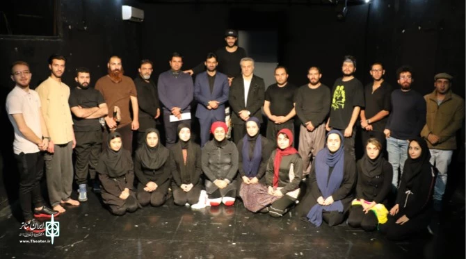 صابر سهرابی، مدیرکل فرهنگ و ارشاد اسلامی فارس در پیامی، پذیرفته شدن نماینده فارس در بخش بین الملل جشنواره تئاتر فجر را تبریک گفت

 2