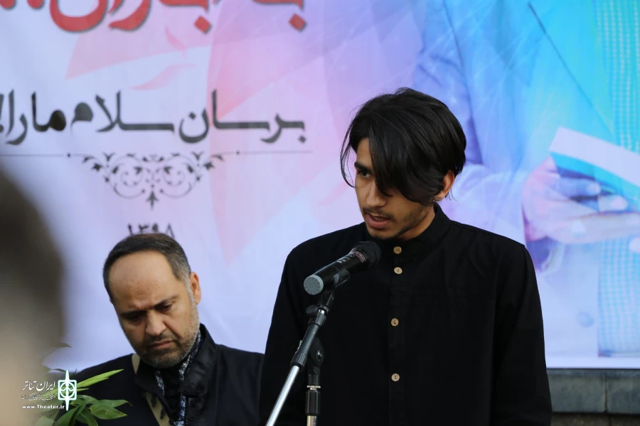 پیکر محمود عالیشوندی، مدیرکل اسبق فرهنگ و ارشاد اسلامی استان فارس بر دستان اهالی فرهنگ و هنر تشییع شد.