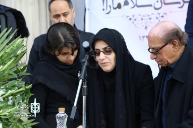 پیکر محمود عالیشوندی، مدیرکل اسبق فرهنگ و ارشاد اسلامی استان فارس بر دستان اهالی فرهنگ و هنر تشییع شد.