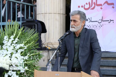 پیکر محمود عالیشوندی، مدیرکل اسبق فرهنگ و ارشاد اسلامی استان فارس بر دستان اهالی فرهنگ و هنر تشییع شد.