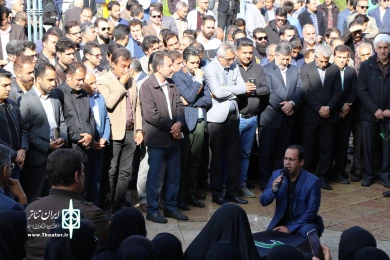 پیکر محمود عالیشوندی، مدیرکل اسبق فرهنگ و ارشاد اسلامی استان فارس بر دستان اهالی فرهنگ و هنر تشییع شد.