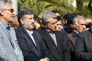 پیکر محمود عالیشوندی، مدیرکل اسبق فرهنگ و ارشاد اسلامی استان فارس بر دستان اهالی فرهنگ و هنر تشییع شد.