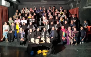 در تماشاخانه استاد هودی:

یادمان هنرمند فقید بهاره شفیعی و تجلیل از بانوان هنرمند در اجرای نمایش « وقتی از بریدگی های خونبار عصب میگذرد»