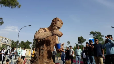 پرفورمنس گل رو ، همدلی با سیل زدگان