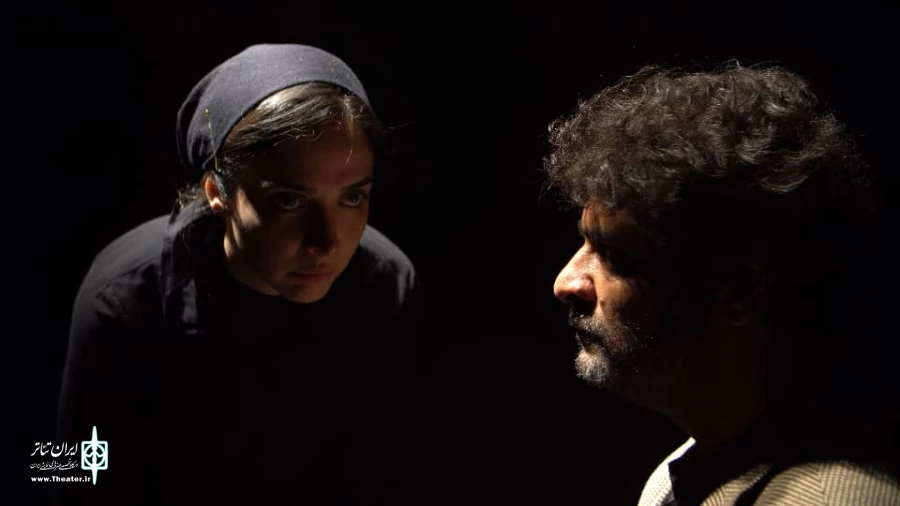 تئاتر سندرم استکهلم در شیراز 
سالن تئاتر مجموعه فرهنگی سینمایی هنرشهرآفتاب از 24 آبان ماه 1397 ساعت 19 هرشامگاه  میزبان نمایش "سندرم استگهلم" به کارگردانی سیامک کمالی سروستانی
     
در خلاصه داستان این اثر آمده است: پایان جنگ جهانی دوم؛ 1945؛ خبرنگاری 