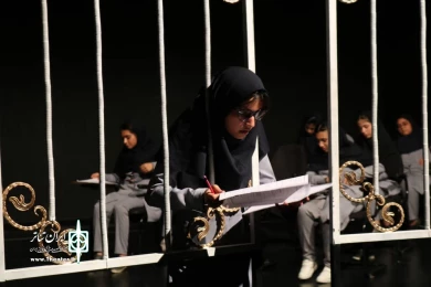 گالری عکس های نمایش « روزا زنده میشیم»
