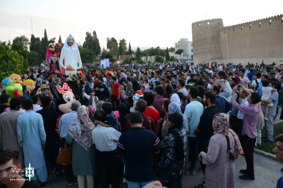 آیین افتتاحیه نخستین جشنواره ملی تئاتر شهروند شیراز برگزار شد/ گزارش تصویری