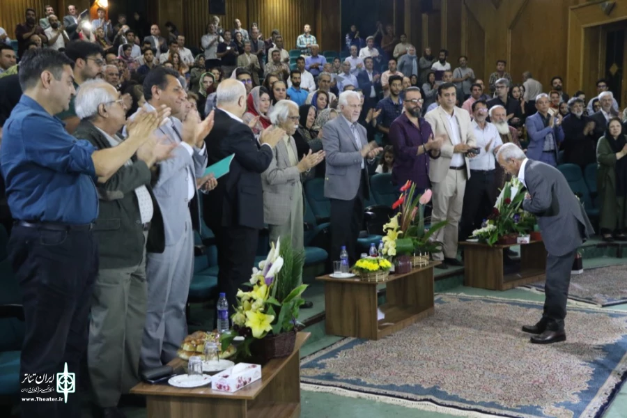 چهاردهمین نشان مفاخر فارس به رحیم هودی اهدا شد 2