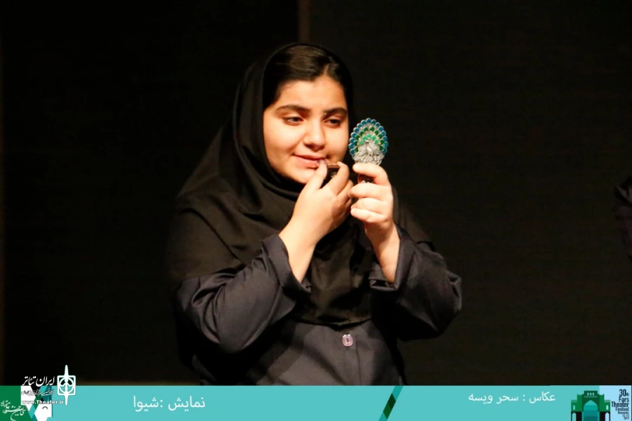 گزارش تصویری از بازدید مدیر کل فرهنگ و ارشاد اسلامی فارس از جشنواره تئاتر استانی فارس