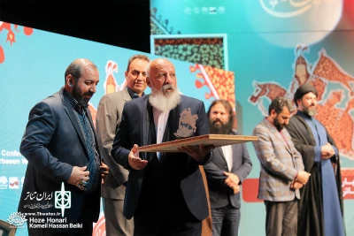 همایش بین‌المللی تئاتر مردمی پیاده‌روی اربعین برگزیدگانش را شناخت

تعزیه گردان شیرازی برگزیده «روایت راهیان» شد