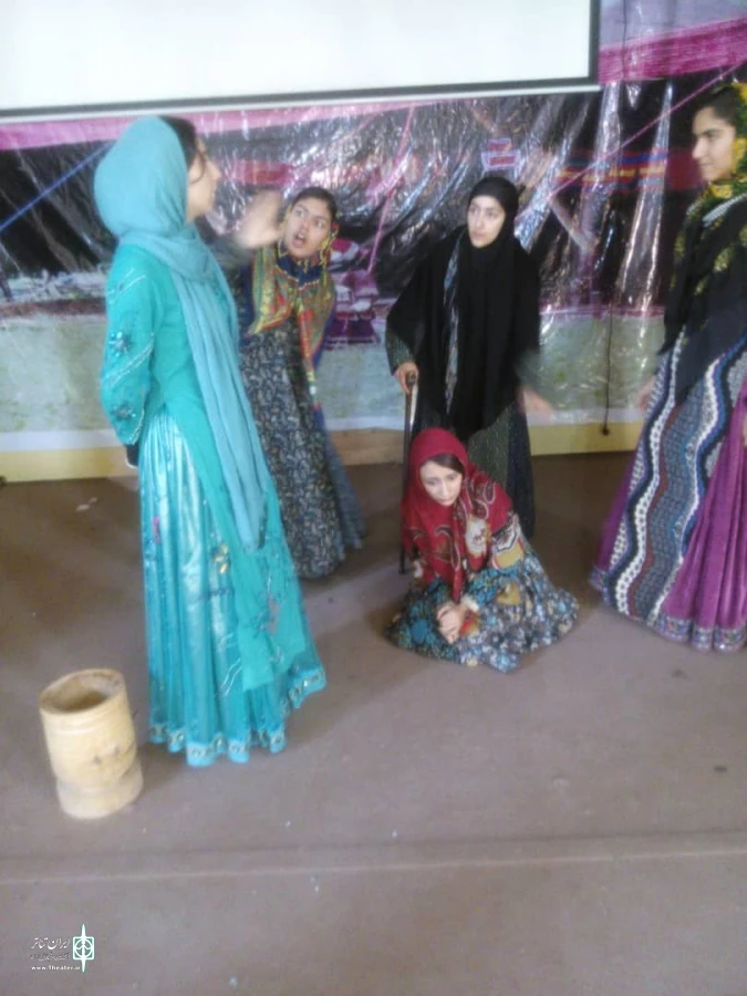 در انتظار باران در شهر مصیری به روی صحنه رفت 2