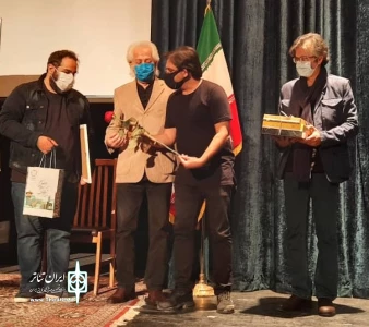 در راستای برگزاری جشنواره نمایشنامه نویسی جامعه نگار برگزار شد

کارگاه نمایشنامه نویسی پیام لاریان در شیراز به پایان رسید