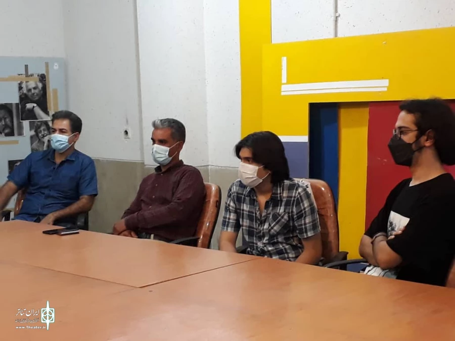 دومین نشست تخصصی تئاتر جهرم برگزار شد
 4