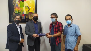با حضور معاون هنری اداره کل و مدیر عامل موسسه

مدیر شعبه شیراز و منطقه مرکزی موسسه هنرهای نمایشی فارس انتخاب شد