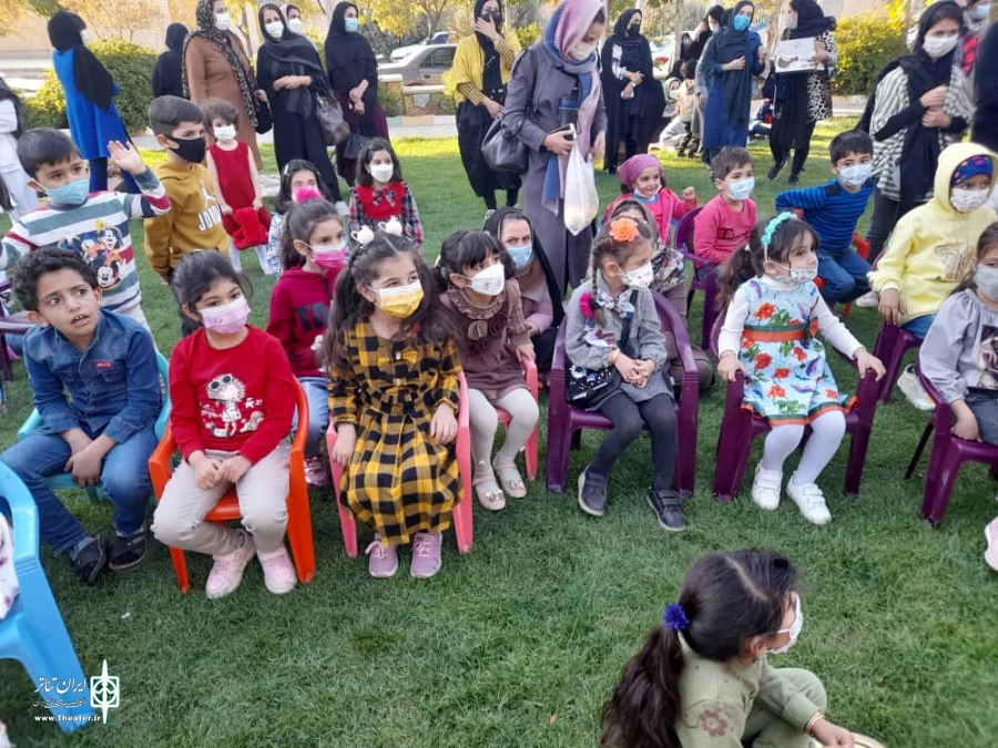 لالای بی دندون در بوستان ملت اقلید اجرا شد 5