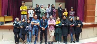 در ادامه برنامه های آموزشی موسسه هنرهای نمایشی فارس:

هنرجویان منطقه قیر و کارزین در کارگاه بازیگری خلاق