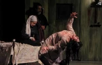 «بیست‌وسومین جلسه جن‌گیری آنه میشل» روی صحنه رفت 4