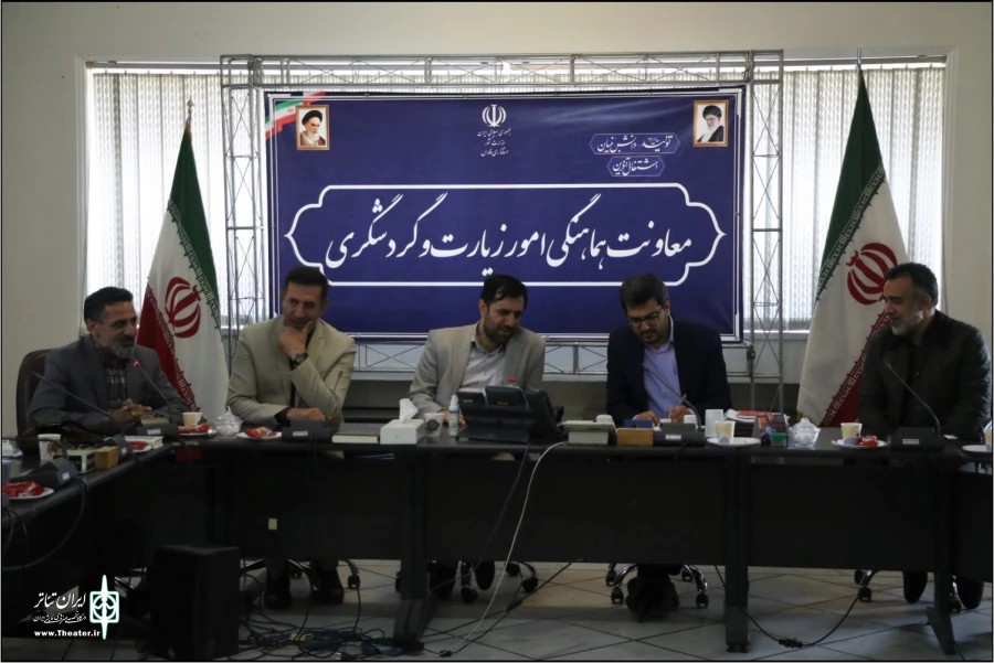 دیدار رییس مرکز هنرهای کشور و هیات همراه با هنرمندان تئاتر شیراز  16