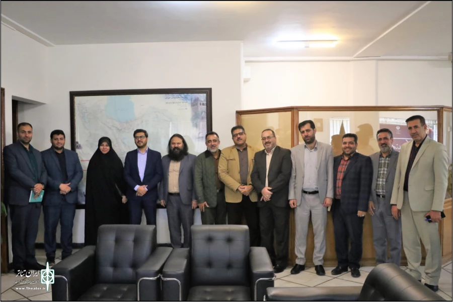 گزارش تصویری از بازدید مدیرکل مرکز هنرهای نمایشی فارس