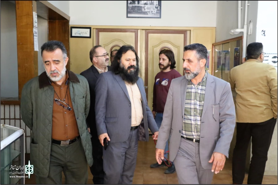 گزارش تصویری از بازدید مدیرکل مرکز هنرهای نمایشی فارس