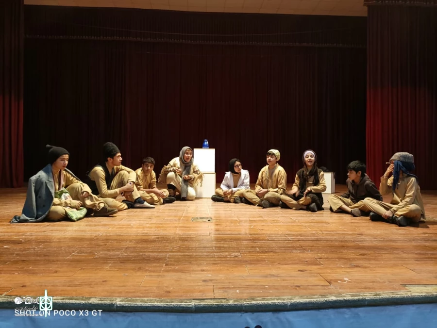 گرمو در ارسنجان به روی صحنه رفت 2