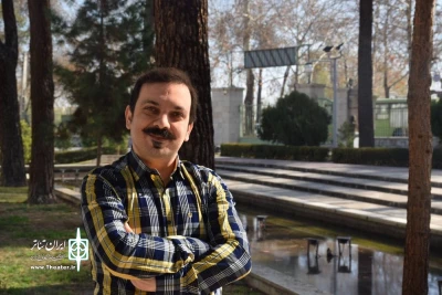 کارگردان حاضر در جشنواره تئاتر فجر منطقه 4 (فارس) مطرح کرد:

احسان جانمی: برگزاری جشنواره منطقه‌ای، رونق بخش تئاتر کشور است