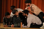 نمایش پنج بعلاوه یک در خنج به صحنه رفت 2