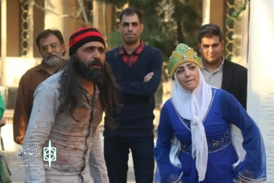 نخستین روز جشنواره تئاتر فارس میزبان نمایش “بهمن” شد
نمایش «بهمن» به کارگردانی سارا خیری در قالب بخش خیابانی و نمایش «پدرها پسرهایشان را دوست دارند» در بخش خیابانی جشنواره تئاتر فارس شد.
این آثار در ارگ کریمخانی ، حافظیه و بوستان آزادی میزبان علاقه مندا