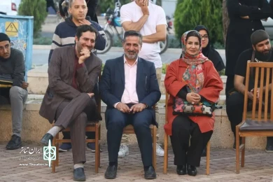 نخستین روز جشنواره تئاتر فارس میزبان نمایش “بهمن” شد
نمایش «بهمن» به کارگردانی سارا خیری در قالب بخش خیابانی و نمایش «پدرها پسرهایشان را دوست دارند» در بخش خیابانی جشنواره تئاتر فارس شد.
این آثار در ارگ کریمخانی ، حافظیه و بوستان آزادی میزبان علاقه مندا