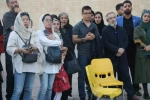 نخستین روز جشنواره تئاتر فارس میزبان نمایش “بهمن” شد
نمایش «بهمن» به کارگردانی سارا خیری در قالب بخش خیابانی و نمایش «پدرها پسرهایشان را دوست دارند» در بخش خیابانی جشنواره تئاتر فارس شد.
این آثار در ارگ کریمخانی ، حافظیه و بوستان آزادی میزبان علاقه مندا