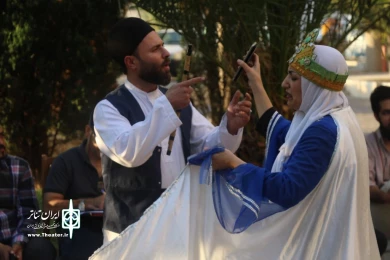 نخستین روز جشنواره تئاتر فارس میزبان نمایش “بهمن” شد
نمایش «بهمن» به کارگردانی سارا خیری در قالب بخش خیابانی و نمایش «پدرها پسرهایشان را دوست دارند» در بخش خیابانی جشنواره تئاتر فارس شد.
این آثار در ارگ کریمخانی ، حافظیه و بوستان آزادی میزبان علاقه مندا