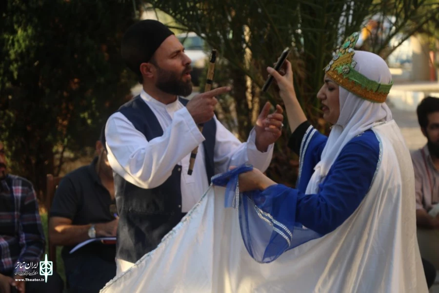نخستین روز جشنواره تئاتر فارس میزبان نمایش “بهمن” شد
نمایش «بهمن» به کارگردانی سارا خیری در قالب بخش خیابانی و نمایش «پدرها پسرهایشان را دوست دارند» در بخش خیابانی جشنواره تئاتر فارس شد.
این آثار در ارگ کریمخانی ، حافظیه و بوستان آزادی میزبان علاقه مندا