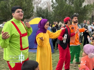 اجراهای خیابانی «عیدانه» در آباده 4