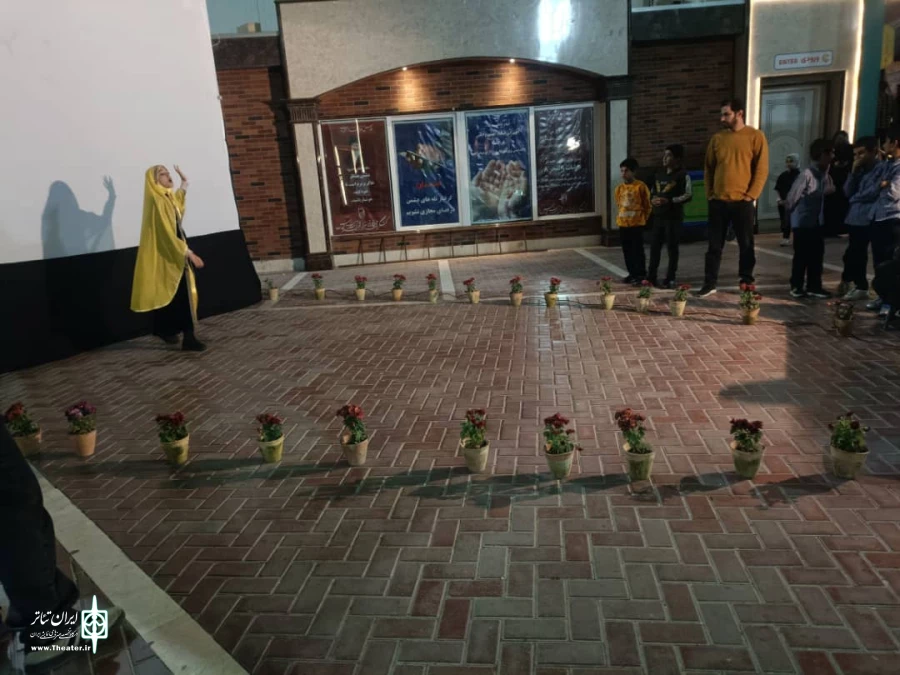 نمایش خیابانی « رود »  در شیراز  اجرا شد 2