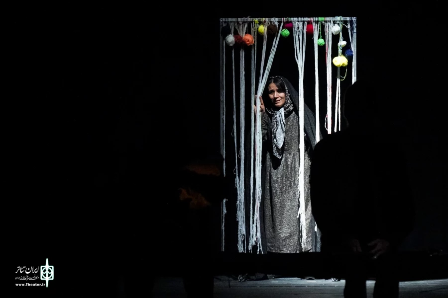 نمایش «او خودش خانه بود» در شیراز به صحنه رفت  5