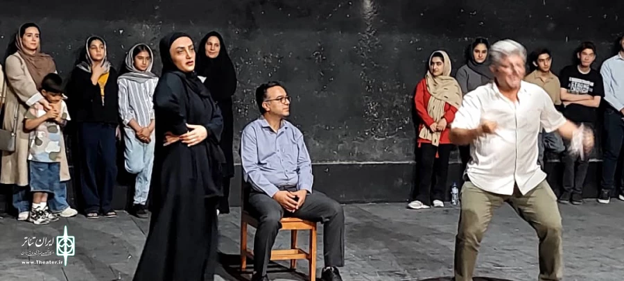 نمایش «برگرد» در استهبان به روی صحنه رفت  3